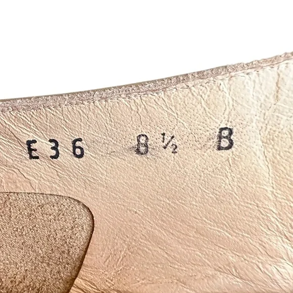 Salvatore Ferragamo Made in Italy Leather Women’s Sandals - Size: 8 1/2 B - Picture 11 of 16